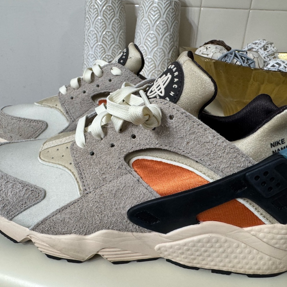 *SOLD* Nike Air Huarache Koromogae- Moon Fossil & Dutch Blue- Women’s size 9